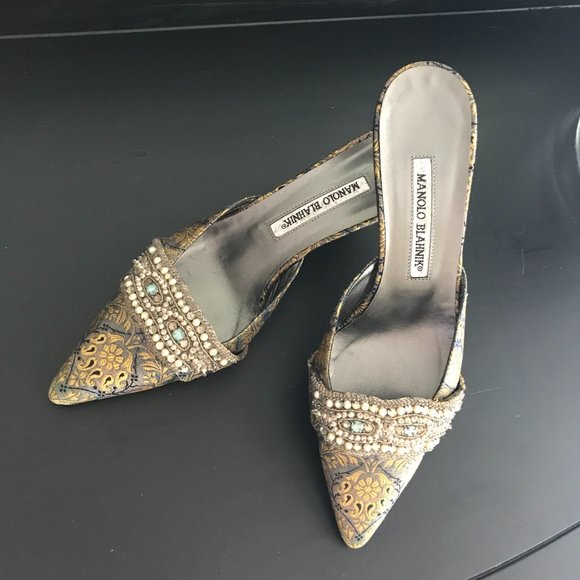 Manolo Blahnik Jewel Toned Brocade Mule - Picture 3 of 12